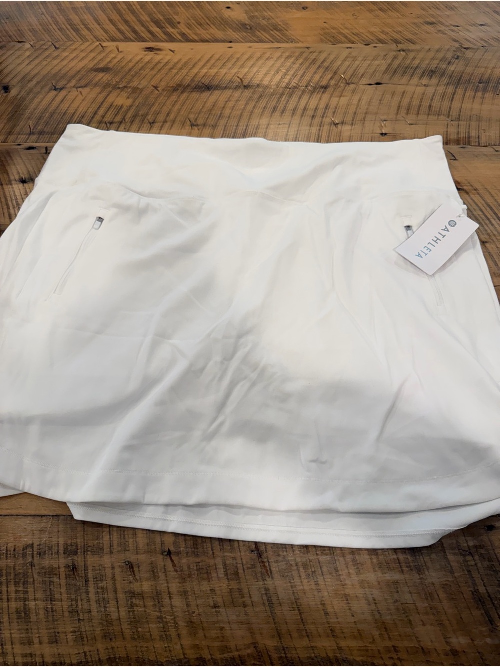 Athleta White Fairway 18”Performance Skort with Zippered Pockets